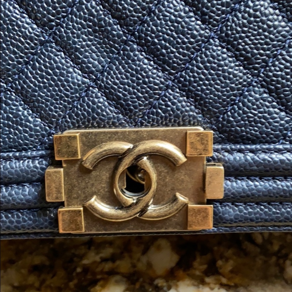 Chanel jumbo boy bag (navy) bronze hardware - Picture 7 of 9